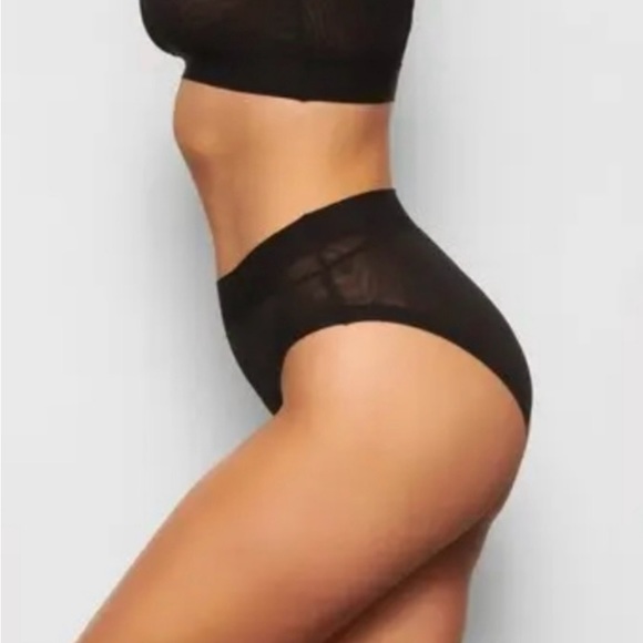 NWT Skims Summer Mesh Brief Onyx Size XS - Picture 2 of 6